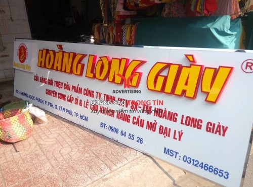 bảng hiệu Alu chữ nổi Mica cho shop giày Hoàng Long