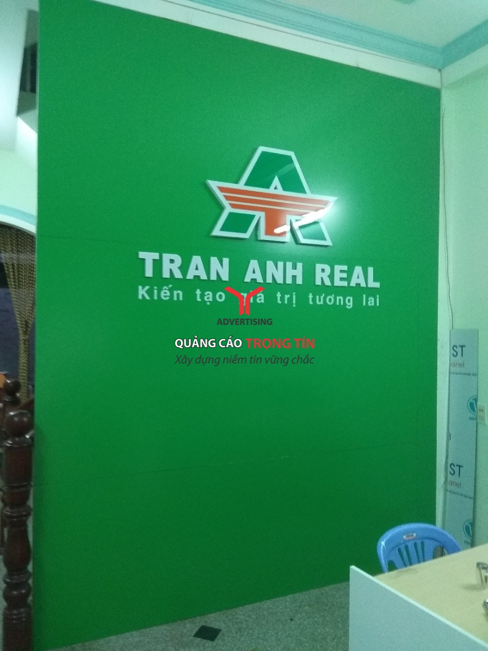 Vách trang trí đẹp, giá rẻ sử dụng trên 2 năm 550.000/m2