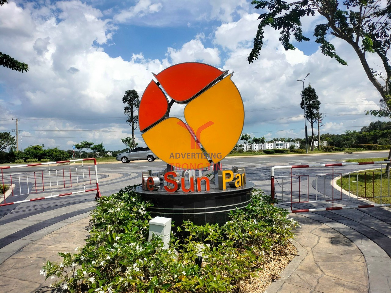 Logo Inox 304 mặt Mica âm đèn Công trinh The sun Mall, The Sun Park Bình Dương