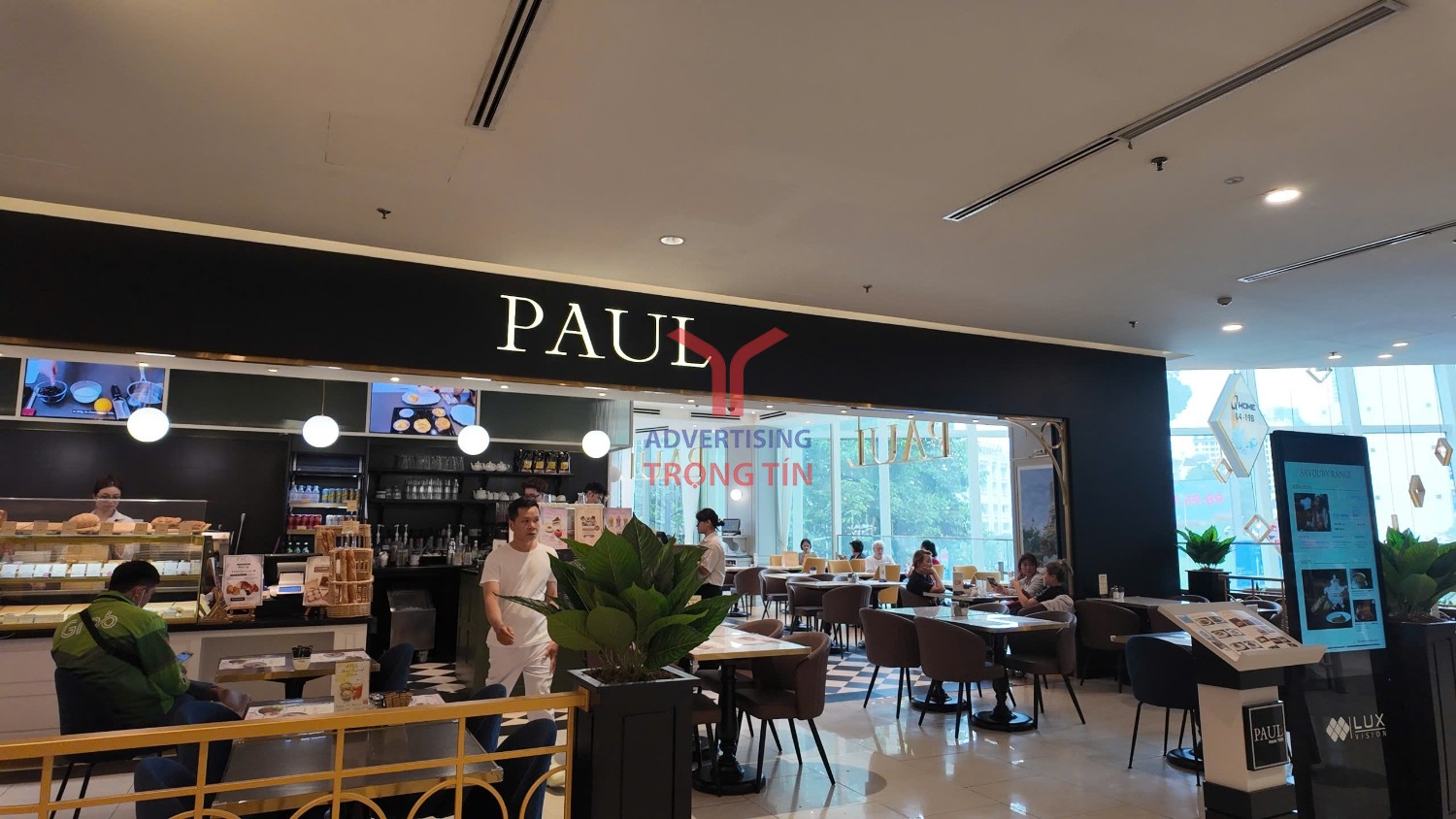 PAUL (Saigon Centre) 🥐: Biển Hiệu Chữ Inox 304 & Mica Bào Rãnh Âm Đèn Cao Cấp ✨